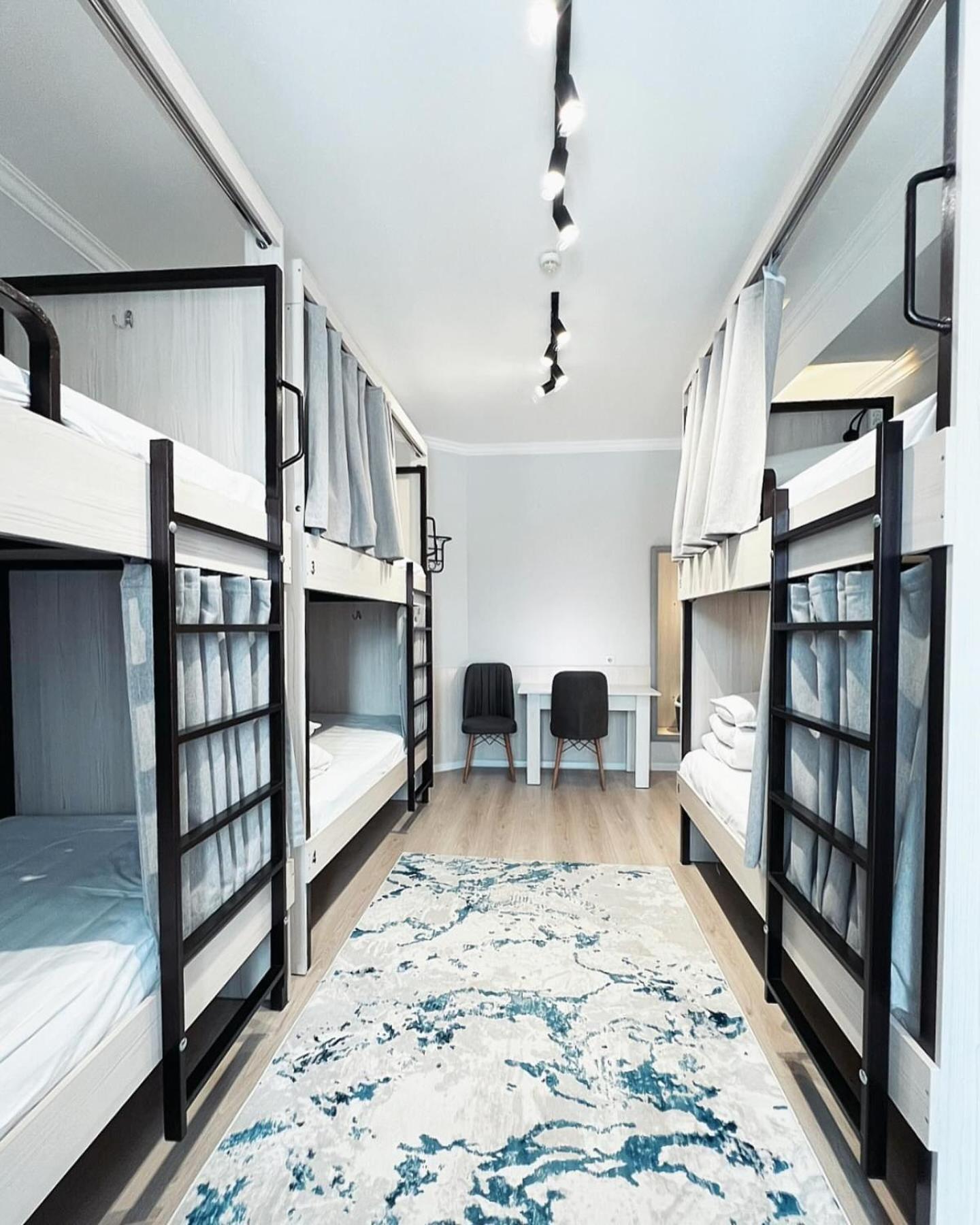 Compass Hostel 比什凯克 外观 照片