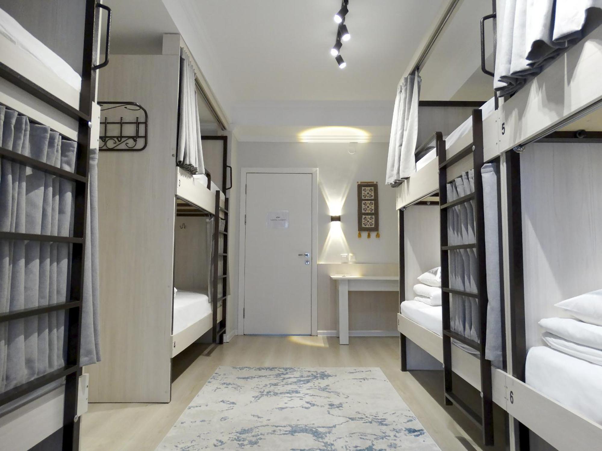 Compass Hostel 比什凯克 外观 照片