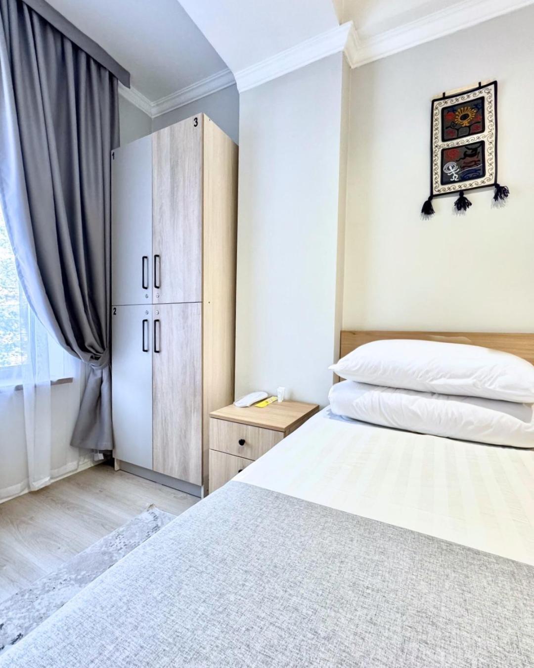 Compass Hostel 比什凯克 外观 照片