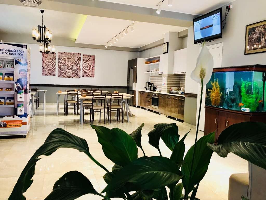 Compass Hostel 比什凯克 外观 照片