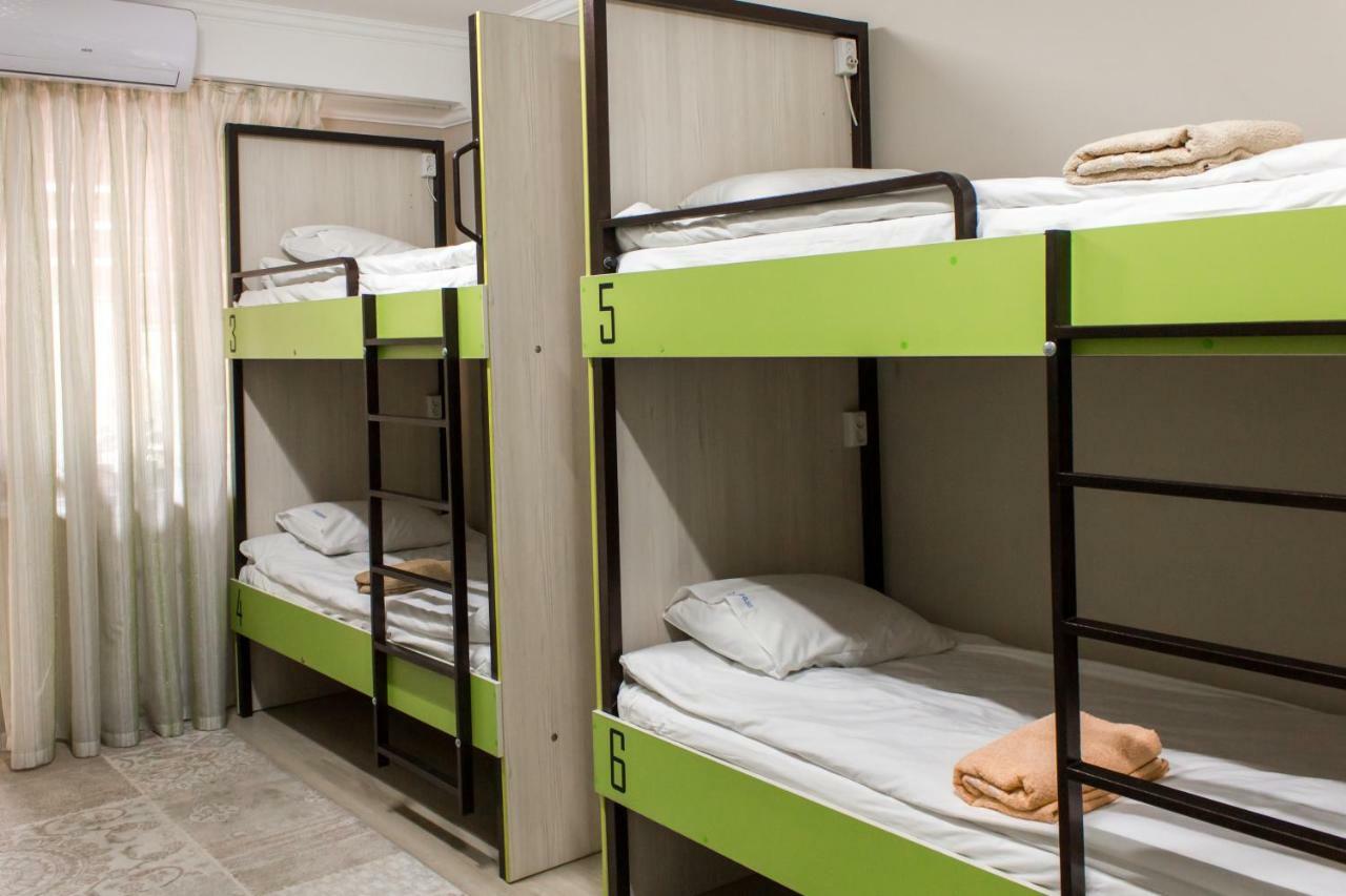 Compass Hostel 比什凯克 外观 照片