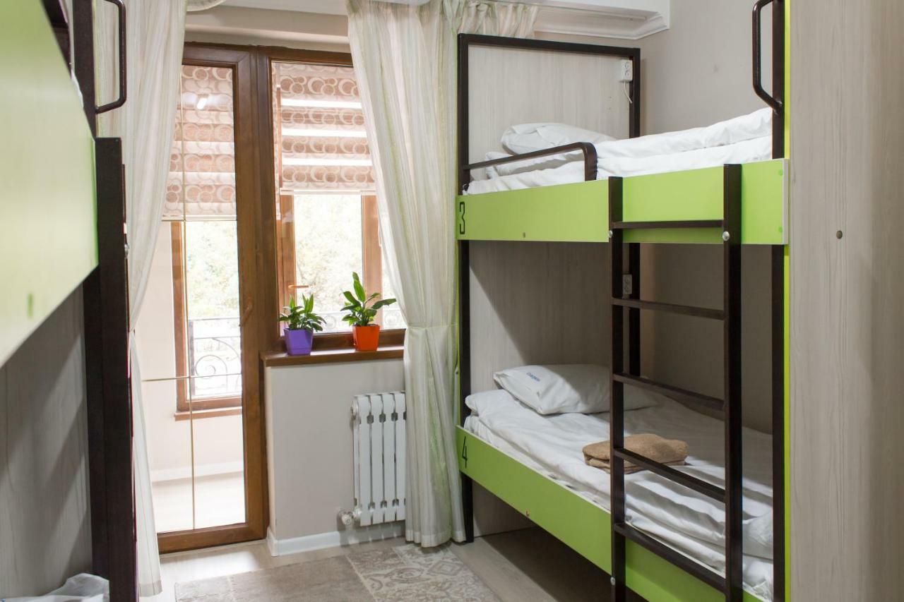 Compass Hostel 比什凯克 外观 照片