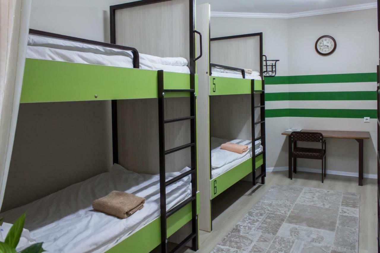 Compass Hostel 比什凯克 外观 照片