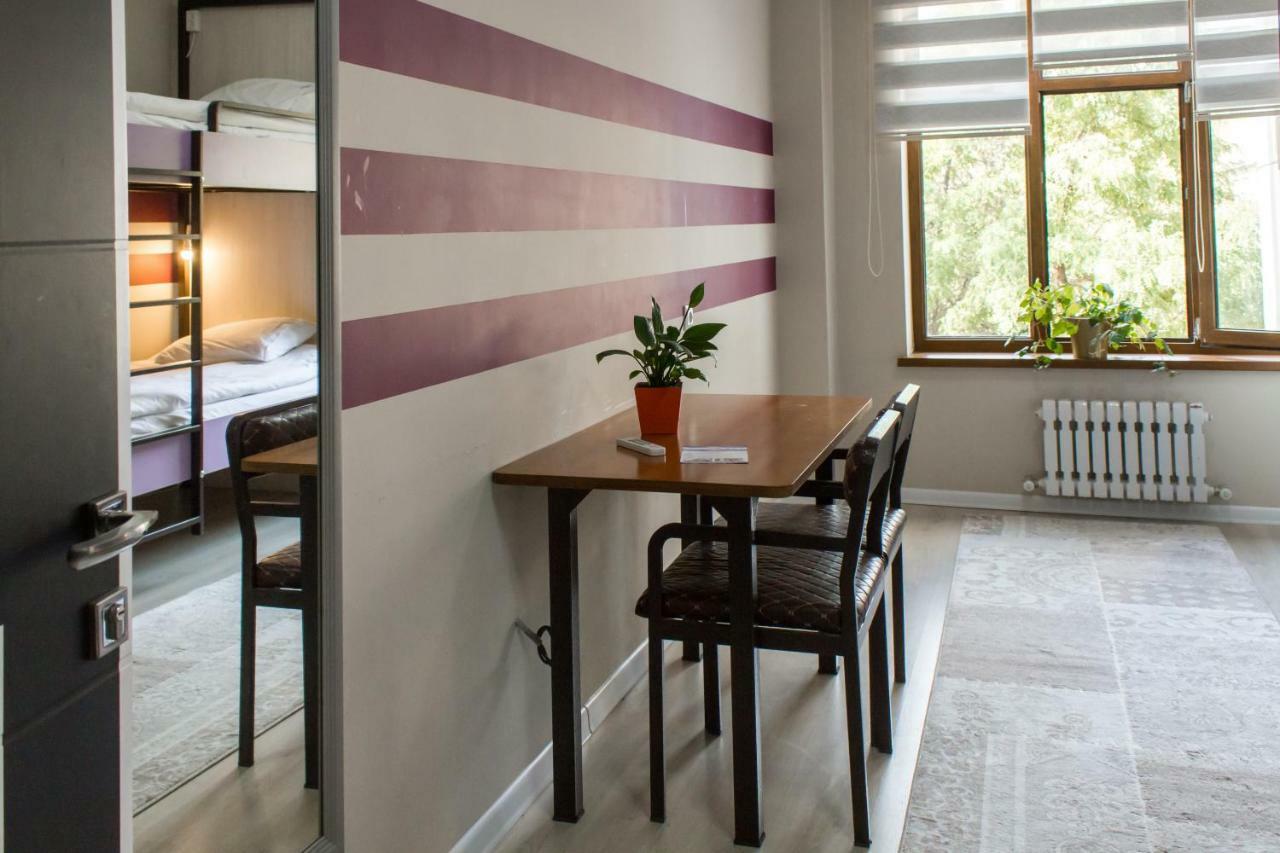 Compass Hostel 比什凯克 外观 照片