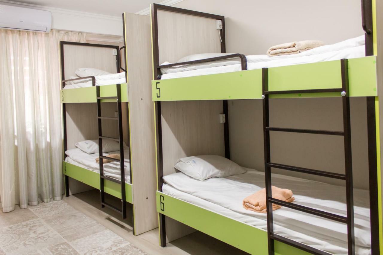 Compass Hostel 比什凯克 外观 照片